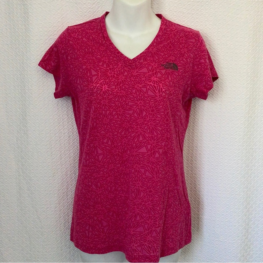 The North Face fuschia tee shirt size small